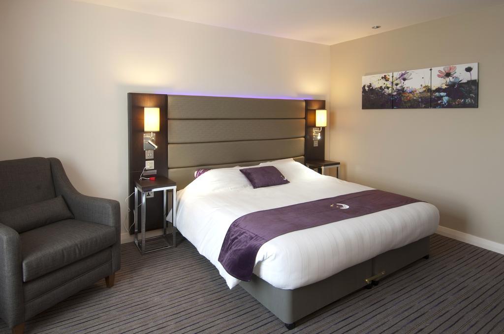 Premier Inn London Croydon West - Purley A23 객실 사진
