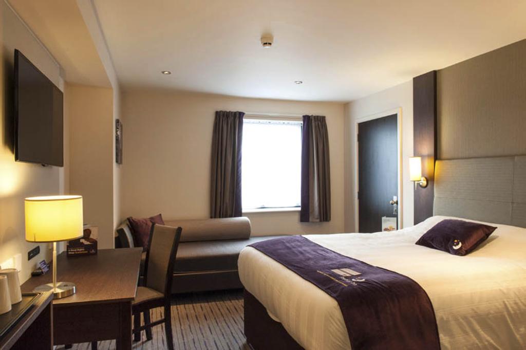 Premier Inn London Croydon West - Purley A23 객실 사진