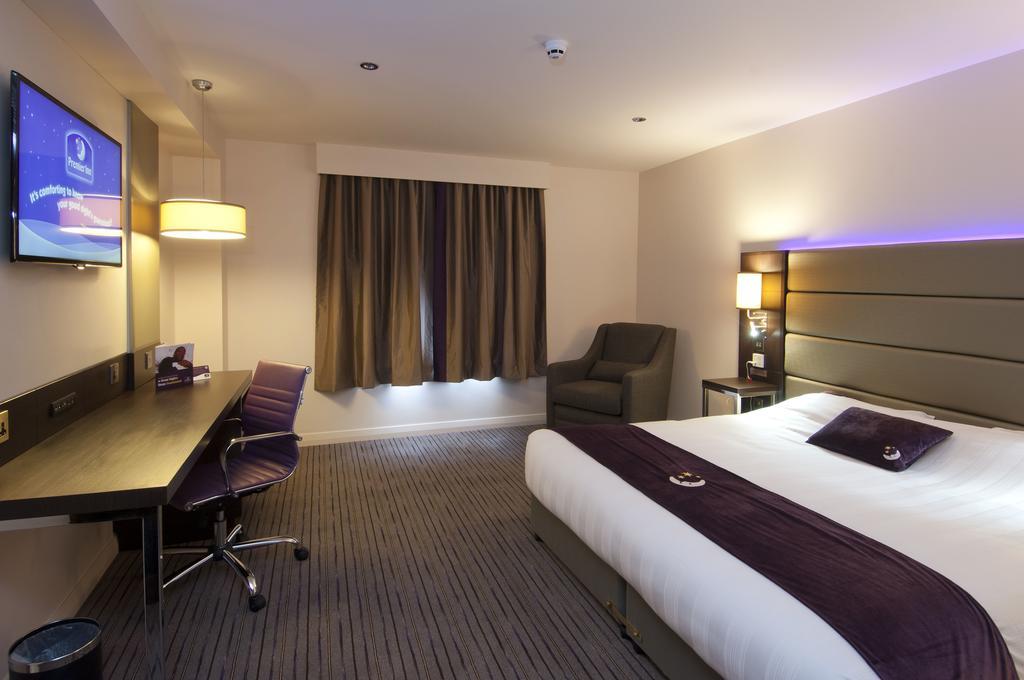 Premier Inn London Croydon West - Purley A23 객실 사진
