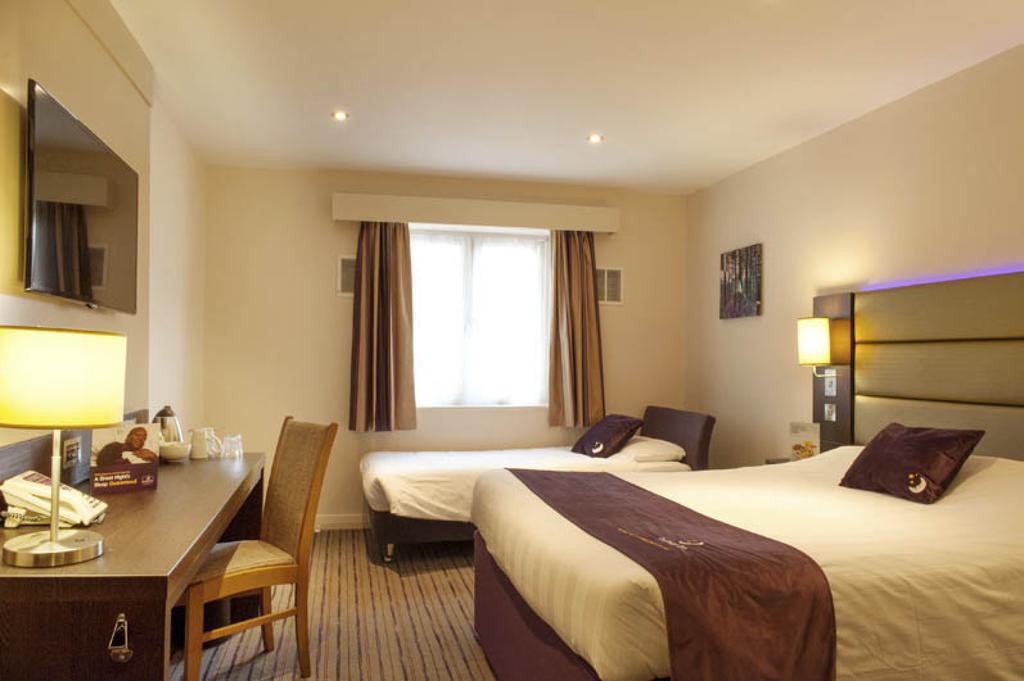 Premier Inn London Croydon West - Purley A23 객실 사진