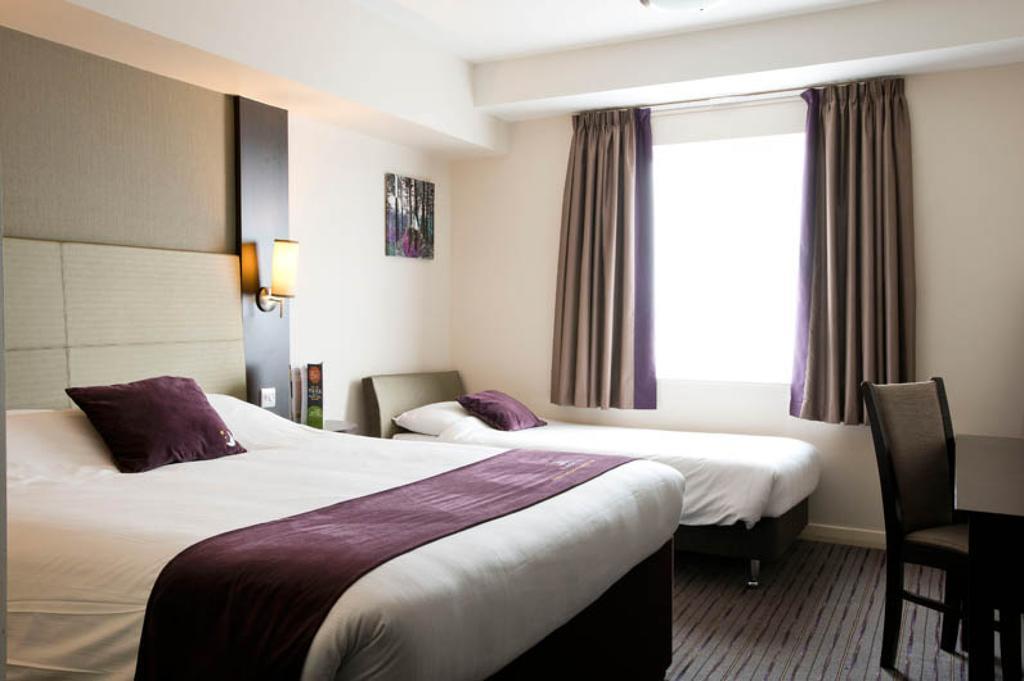 Premier Inn London Croydon West - Purley A23 객실 사진